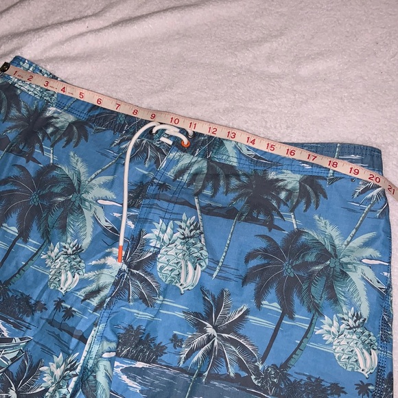 Tommy bahama trunk size XXL - Picture 2 of 7